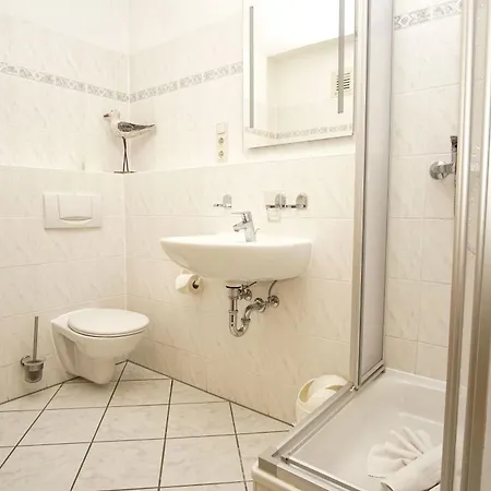 Haus Ruegen 08 Mit Sauna- Und Schwimmbadnutzung Im Ahoi Sellin *
